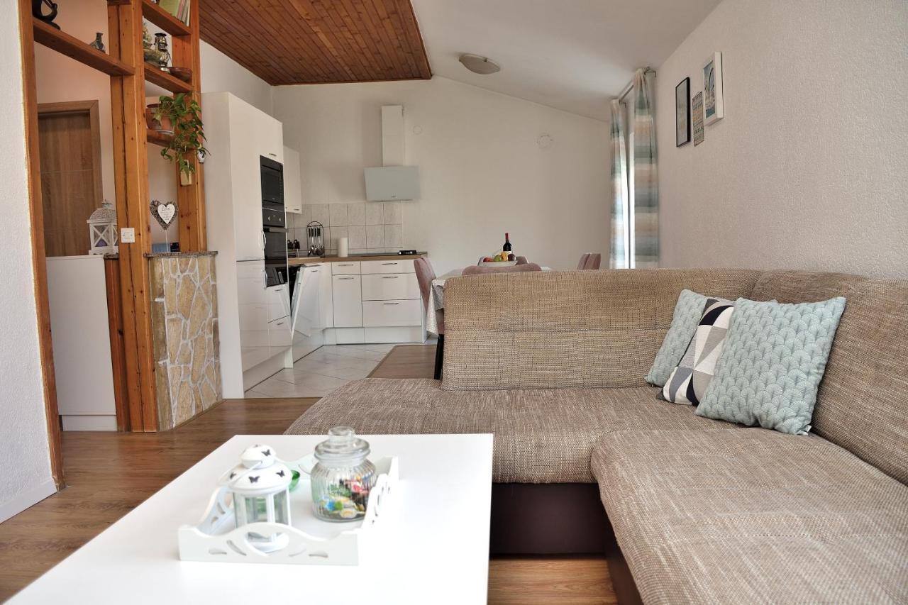 Apartment Leonora โวดีเซ ภายนอก รูปภาพ